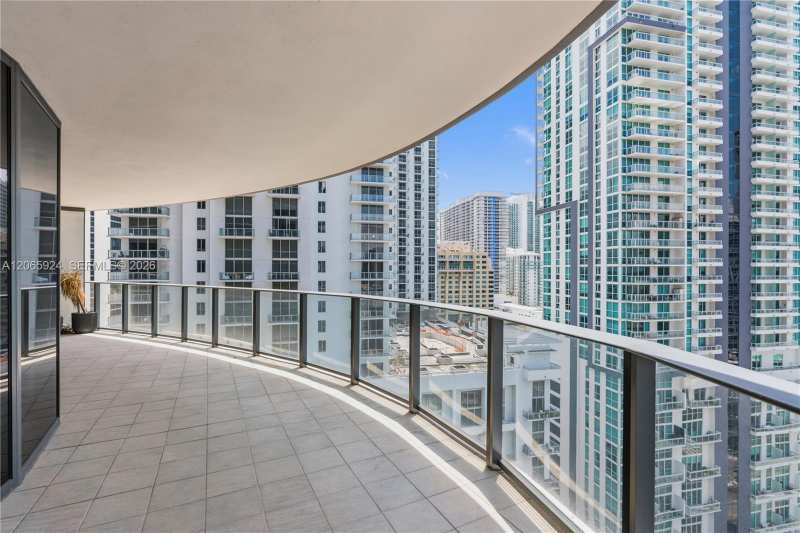 1000 Brickell Plz # 1902, Miami FL 33131
