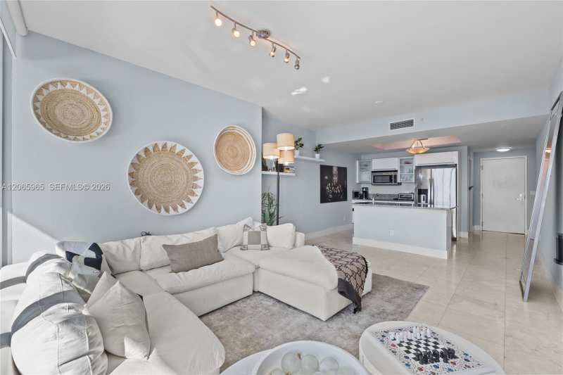 888 Biscayne Blvd # 4203, Miami FL 33132