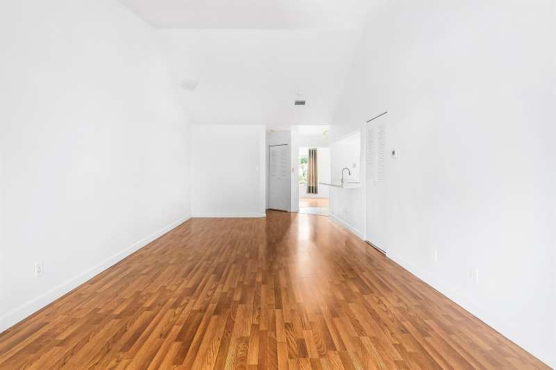 950 Coral Club Drive # 950, Coral Springs FL 33071