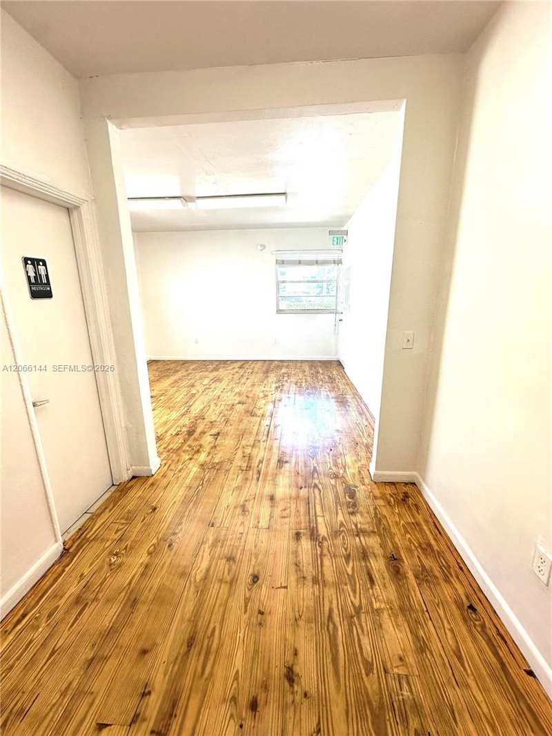 720 6th St, Miami Beach FL 33139