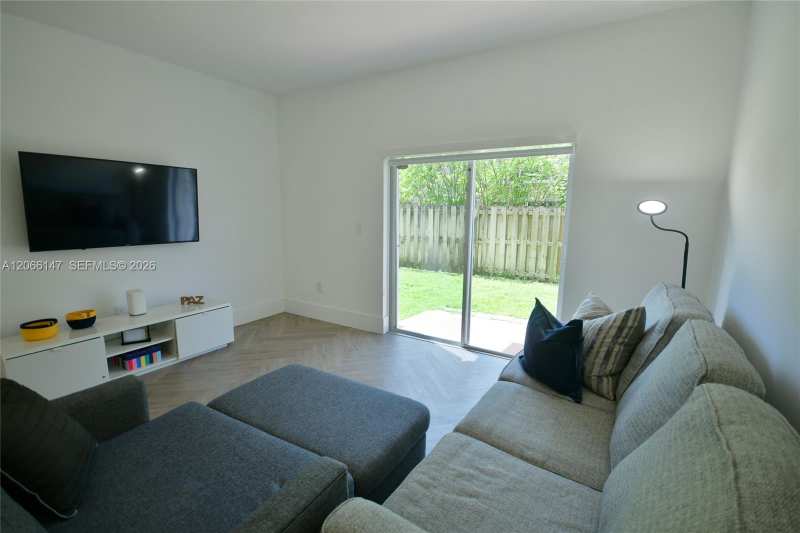 10026 Hammocks Blvd # 6, Miami FL 33196