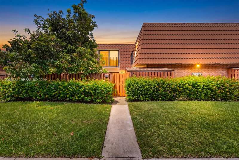 151 Heritage Way, West Palm Beach FL 33407