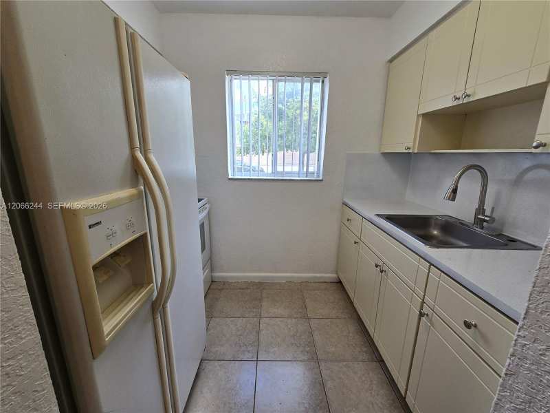 2330 NW 11th St # 15, Miami FL 33125