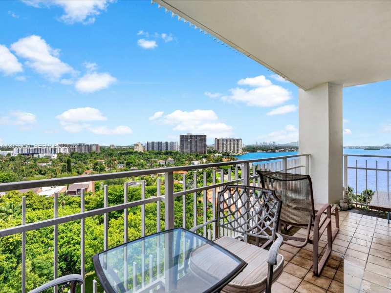 4000 Towerside Ter # 1407, Miami FL 33138