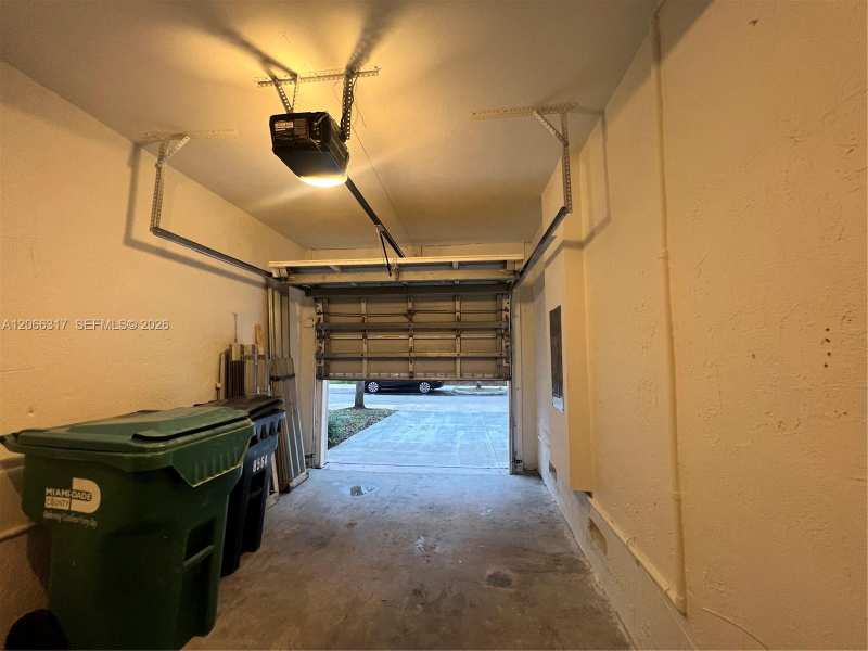 8564 SW 214th Way, Cutler Bay FL 33189