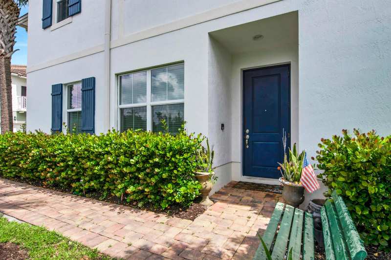 50 PALM Lane, Royal Palm Beach FL 33411