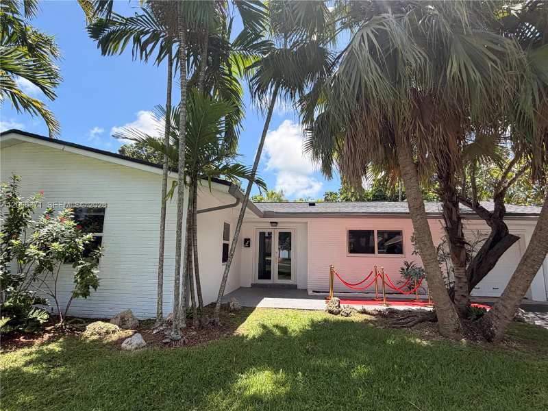 9934 SW 195th St, Cutler Bay FL 33157