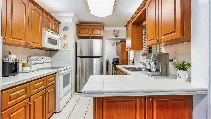 154 W 59th St, Hialeah FL 33012