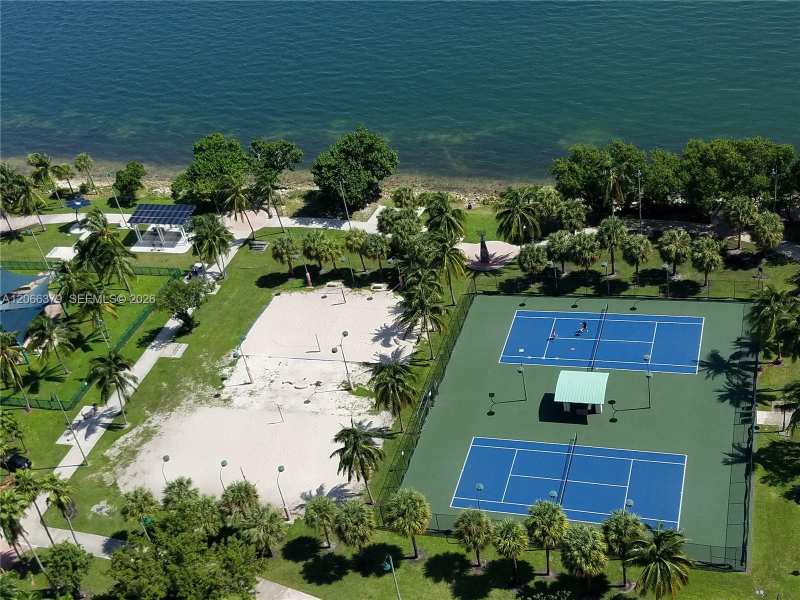 1750 N Bayshore Dr, Miami FL 33132