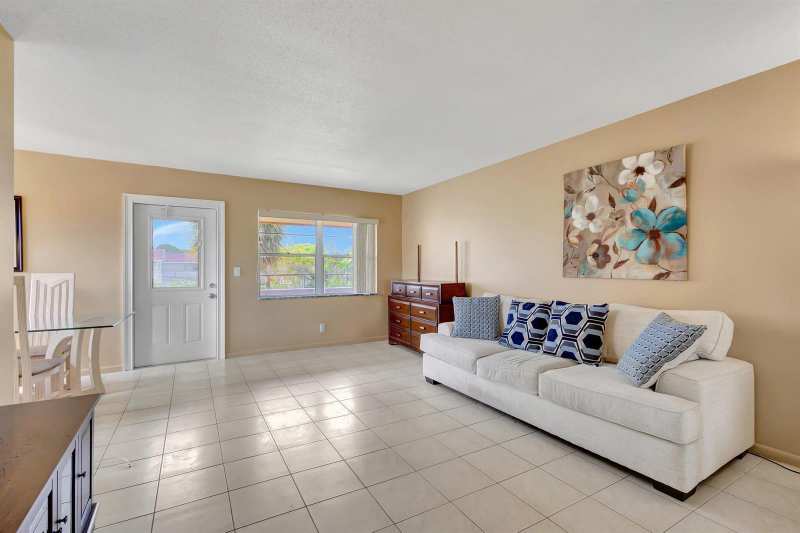 64 COVENTRY C, West Palm Beach FL 33417