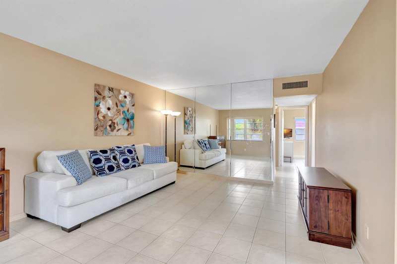 64 COVENTRY C, West Palm Beach FL 33417