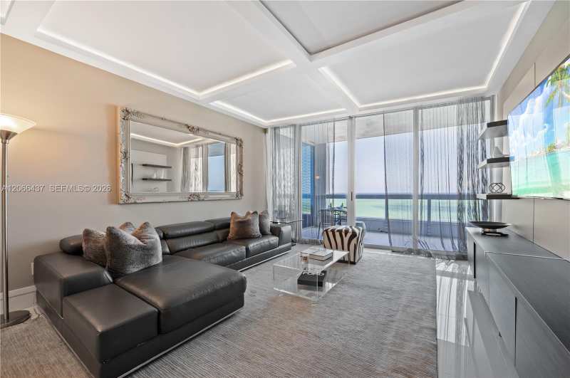 6899 Collins Ave # 702, Miami Beach FL 33141