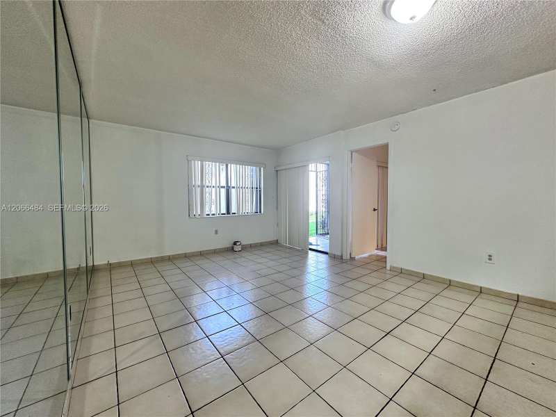 2740 W 63rd Pl # 25, Hialeah FL 33016