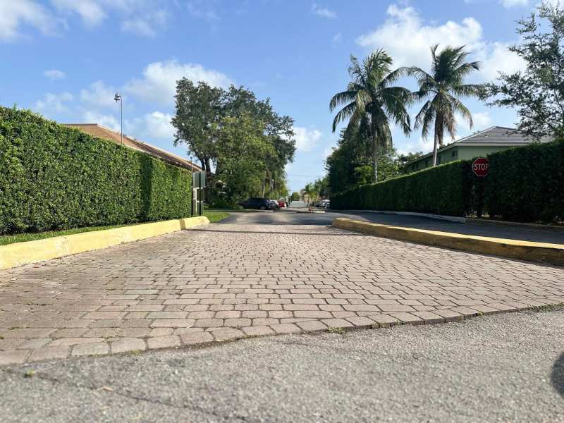 121 HIDDEN CT Road # C, Hollywood FL 33023