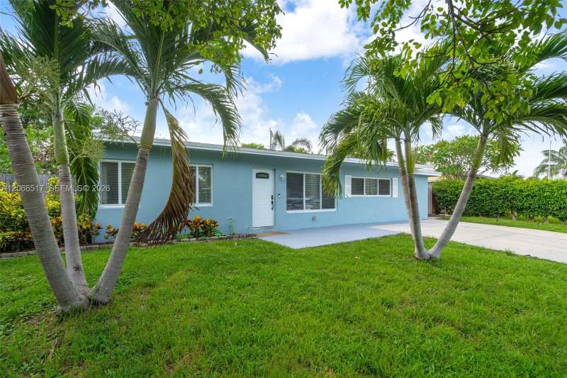 2721 NE 8th Ave, Pompano Beach FL 33064