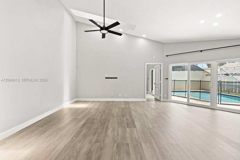 9370 BOCA GARDENS PKWY # D, Boca Raton FL 33496