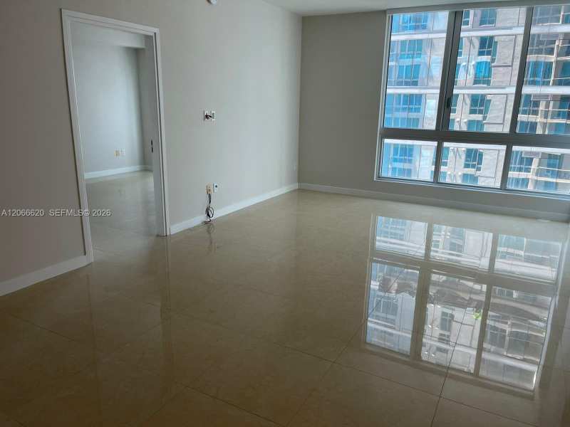 300 S Biscayne Blvd # 2804, Miami FL 33131