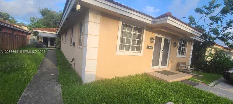 2884 SW 36th Ave, Miami FL 33133
