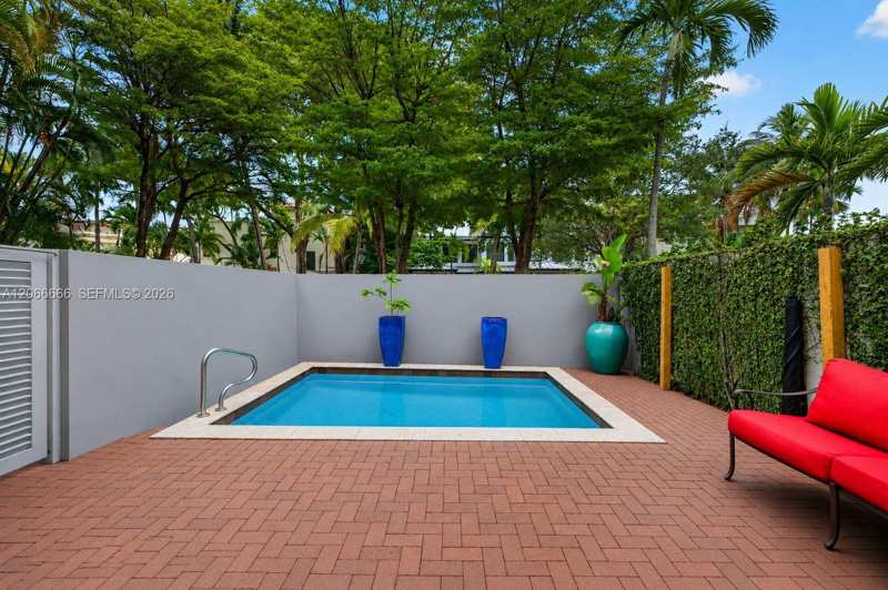 125 NE 16th Ter, Fort Lauderdale FL 33301