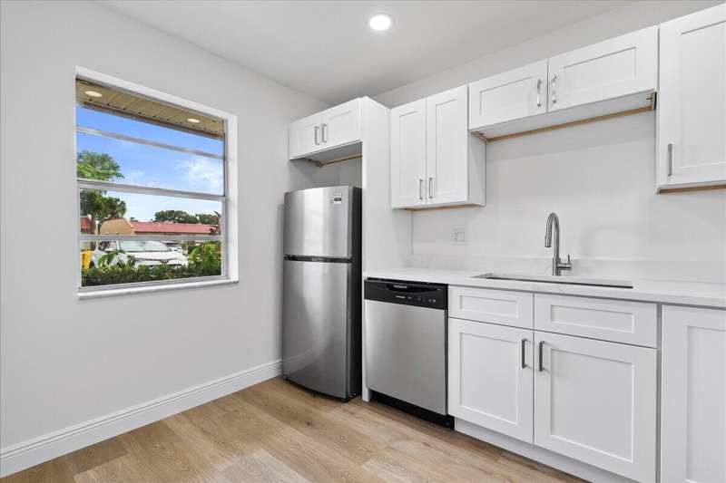 154 Lake Barbara Drive, West Palm Beach FL 33411