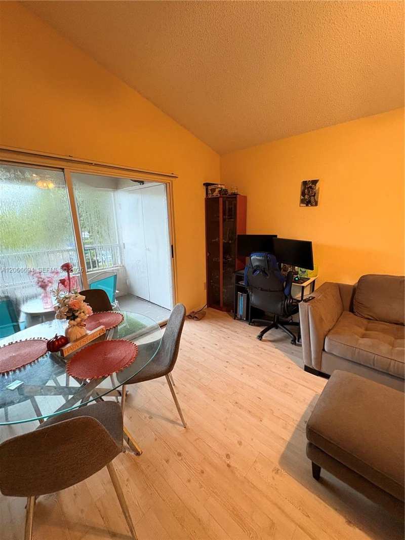 2880 N Oakland Forest Dr # 313, Oakland Park FL 33309
