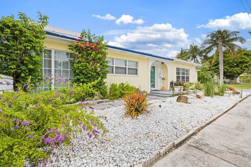 400 45TH Street, West Palm Beach FL 33407