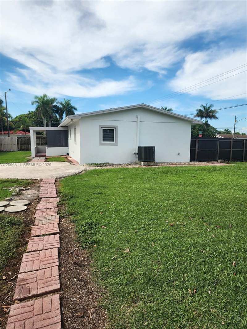 771 NW 15th St, Homestead FL 33030