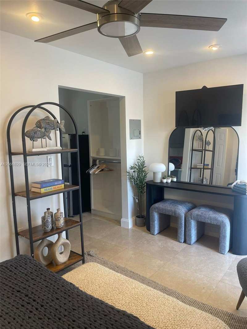 338 Roosevelt St # 1002, Hollywood FL 33019