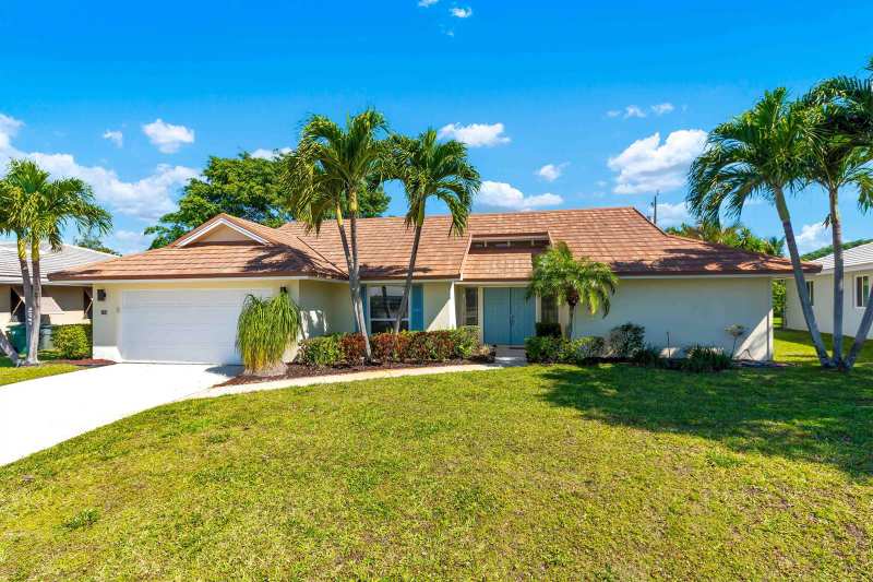 88 Pinehill Trail E, Tequesta FL 33469