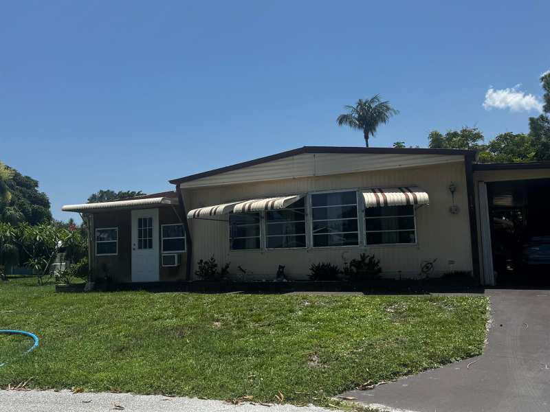 6165 N joshua Lane, Lantana FL 33462