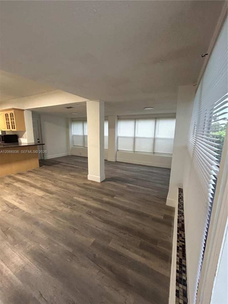 1482 NE 175th St, North Miami Beach FL 33162
