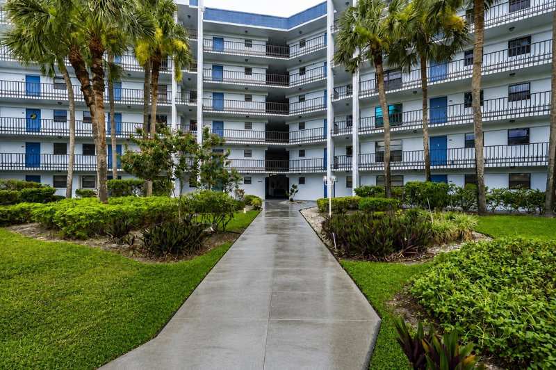 4640 Lucerne Lakes Boulevard W # 404, Lake Worth FL 33467