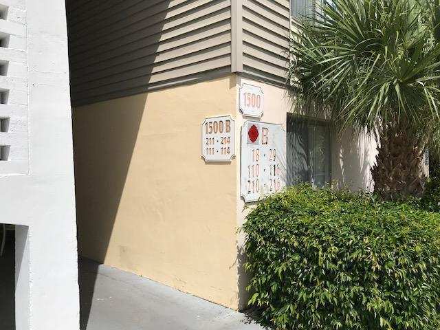 1500 Crescent Circle # B211, Lake Park FL 33403
