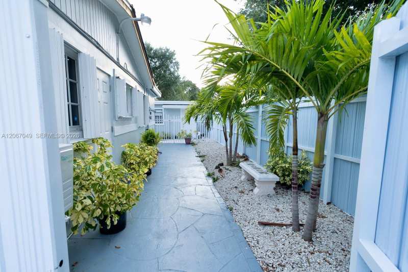 20760 NW 37th Ct # 2, Miami Gardens FL 33055