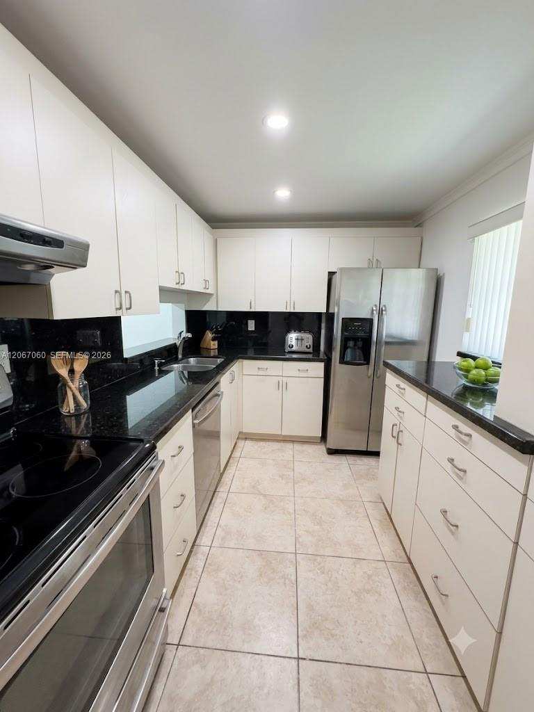 8065 SW 107th Ave # 201, Miami FL 33173