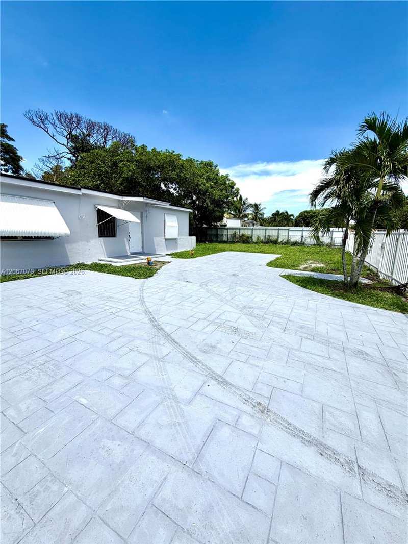 12841 Green Ave, Miami FL 33167
