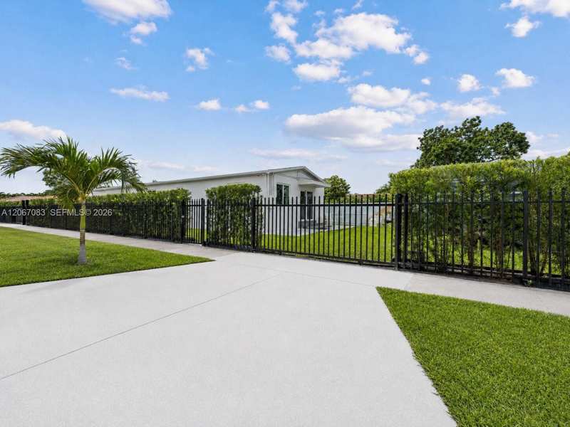 3930 W 2nd Ave, Hialeah FL 33012