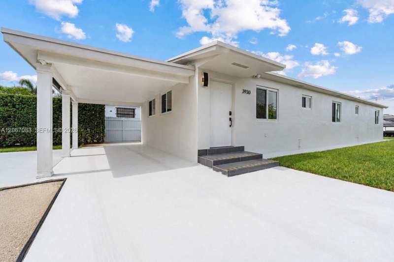 3930 W 2nd Ave, Hialeah FL 33012