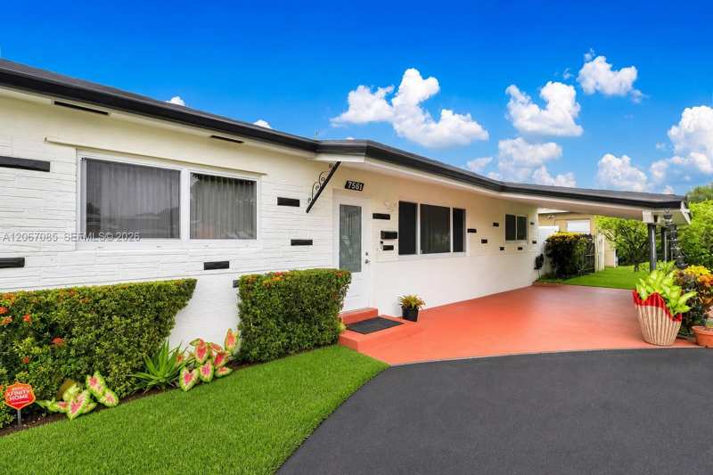7561 Meridian St, Miramar FL 33023