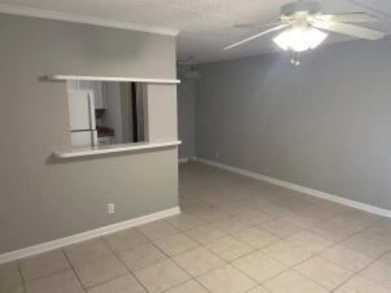400 Village Green Circle W # 202, Palm Springs FL 33461