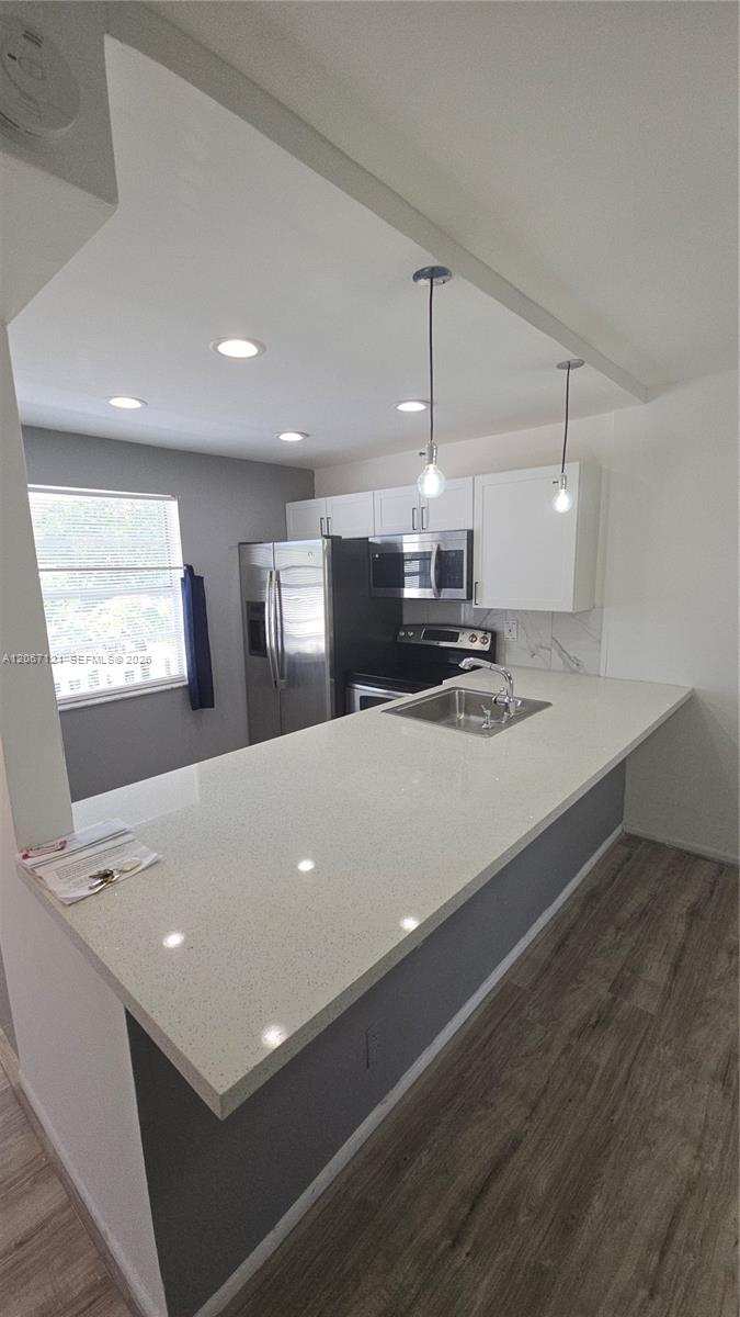 3511 Inverrary Dr # 205, Lauderhill FL 33319