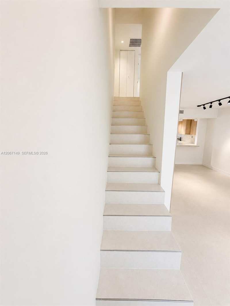 1220 Euclid Ave # 2, Miami Beach FL 33139
