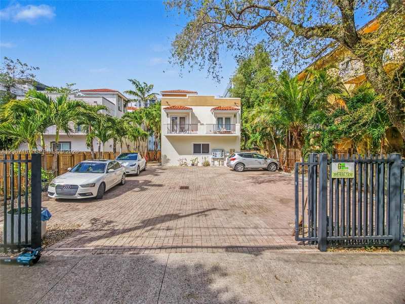 2945 Coconut Ave # 3, Miami FL 33133