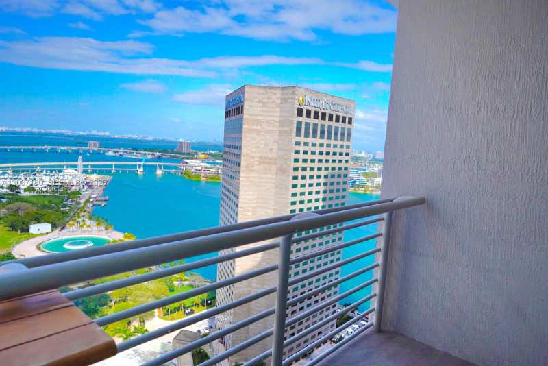 325 S Biscayne Blvd # 3314, Miami FL 33131
