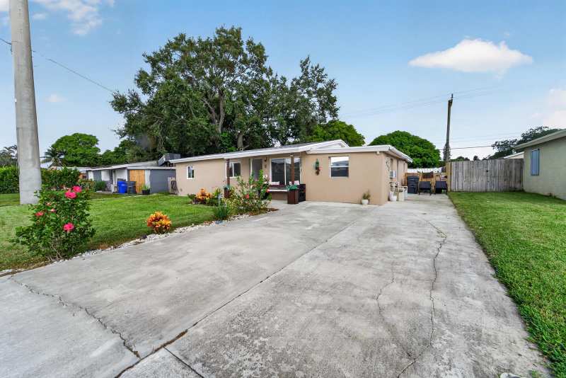 5900 Atlanta Street, Hollywood FL 33021