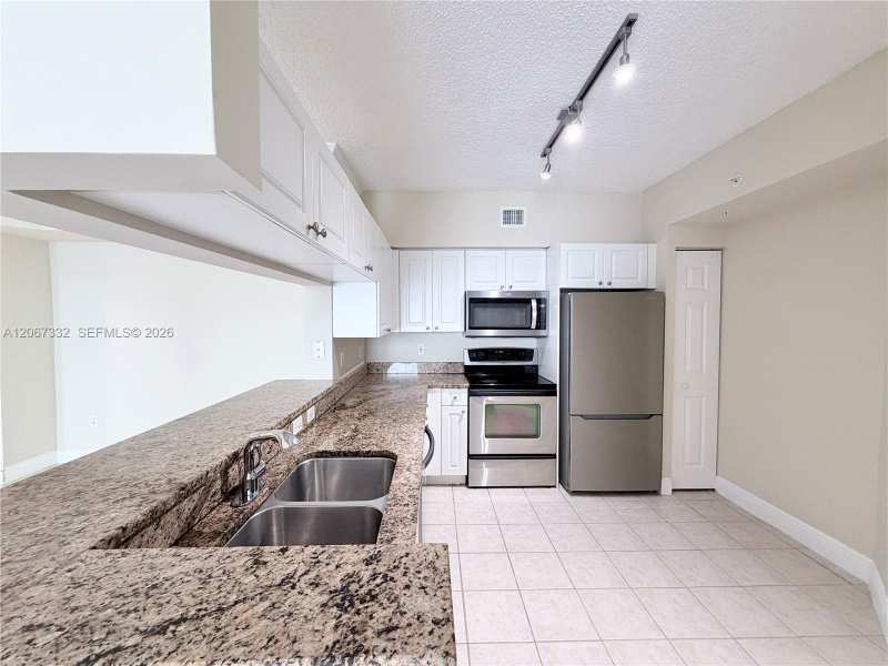 17100 N Bay Rd # 1105, Sunny Isles Beach FL 33160