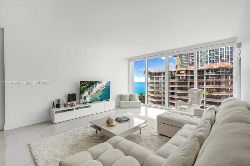 10275 Collins Ave # 916, Bal Harbour FL 33154