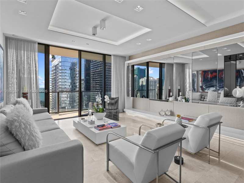 88 SW 7th St # 3007, Miami FL 33130