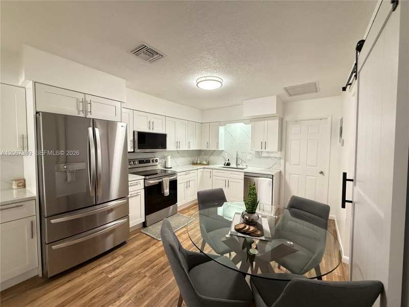 2220 NE 36th St # 1, Lighthouse Point FL 33064