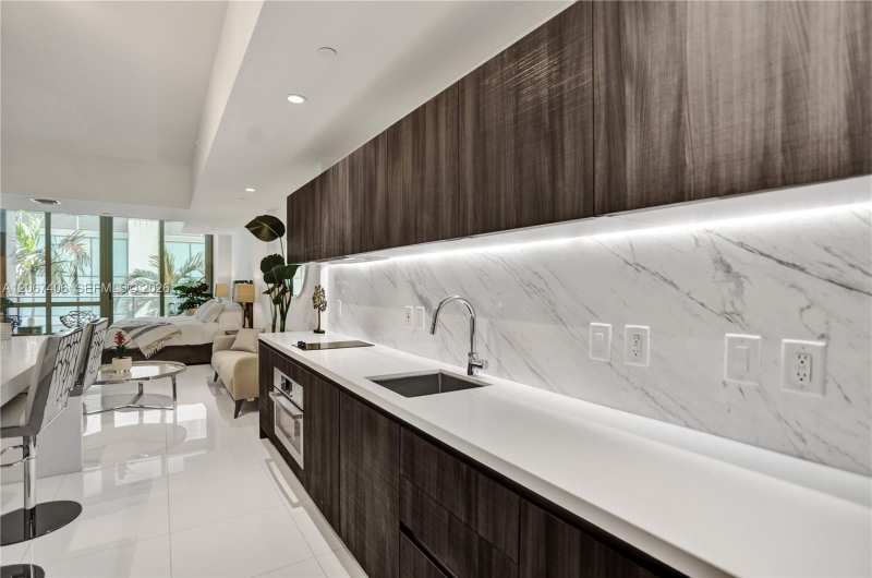 851 NE 1st Ave # 202, Miami FL 33132